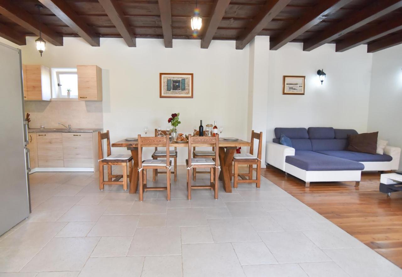 Vacation Home Mate Ceko Sukošan Kültér fotó