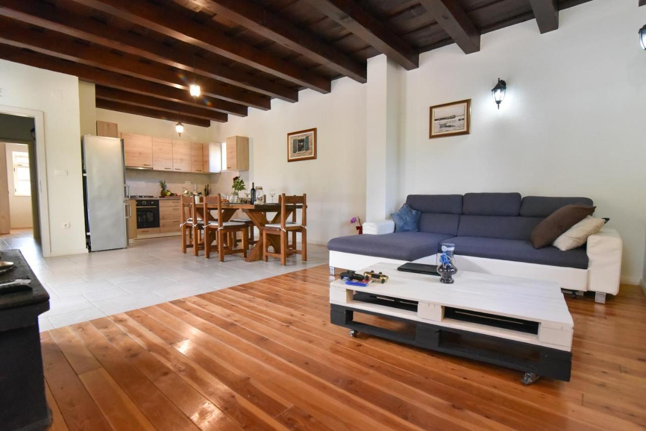 Vacation Home Mate Ceko Sukošan Kültér fotó