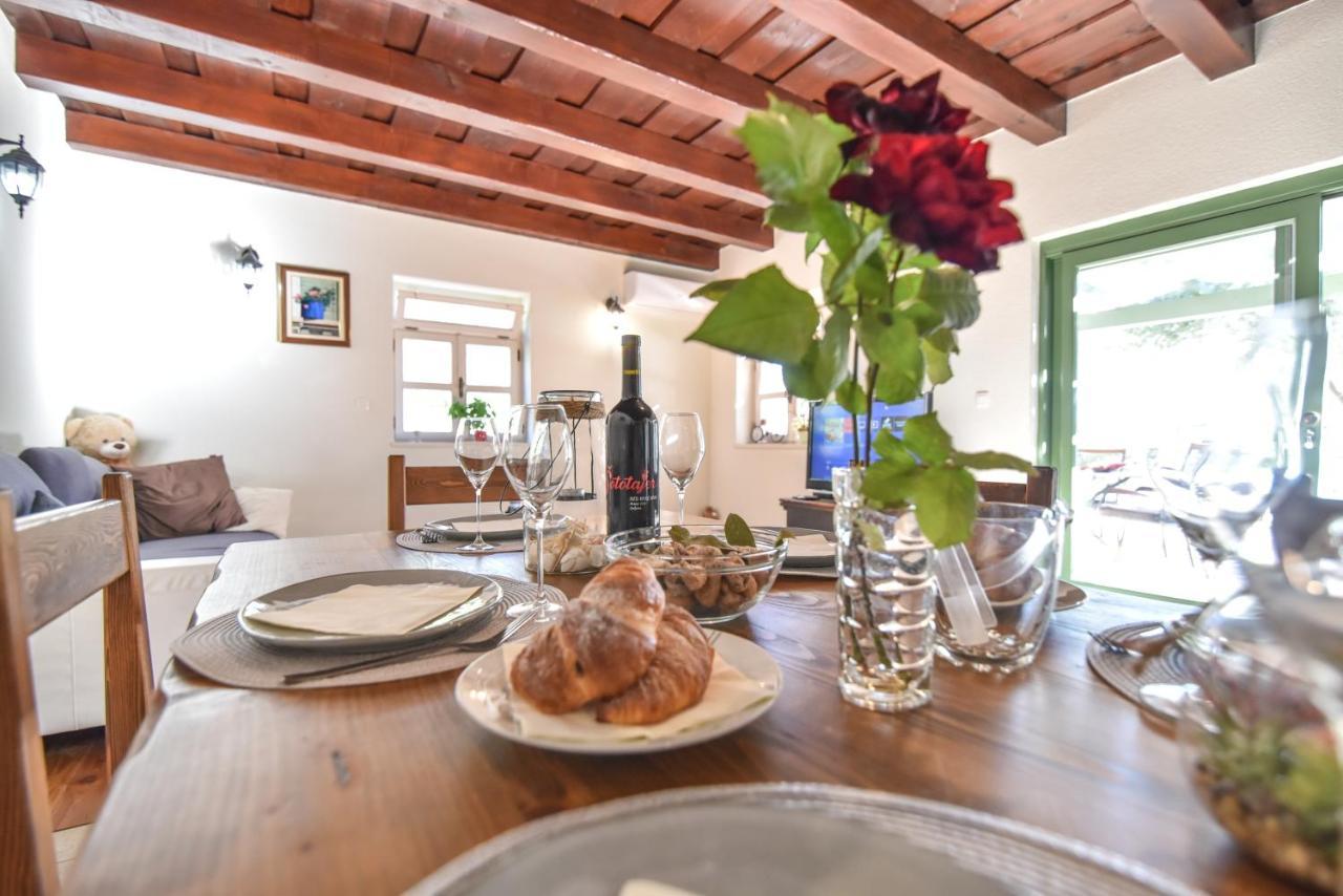 Vacation Home Mate Ceko Sukošan Kültér fotó